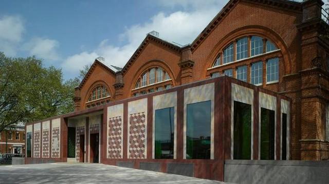 V&amp;A